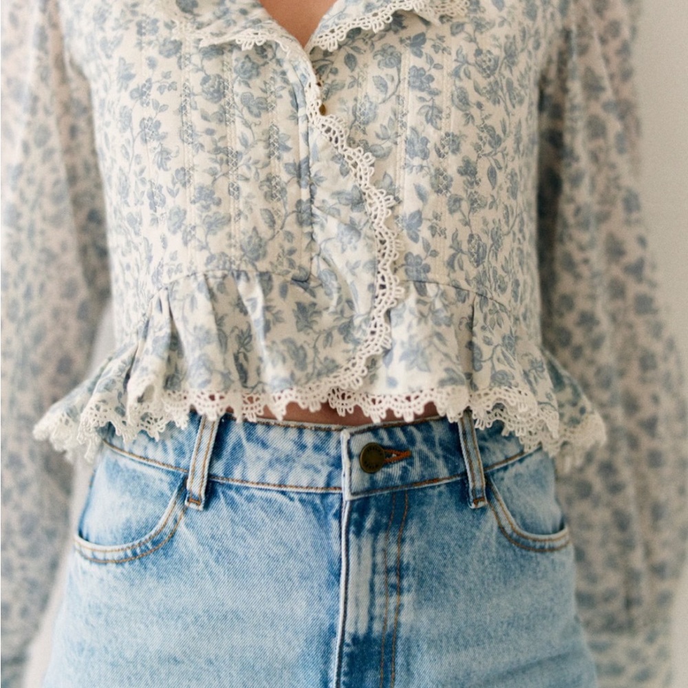 NWT Sezane Blue and White Ruffled Crop Blouse